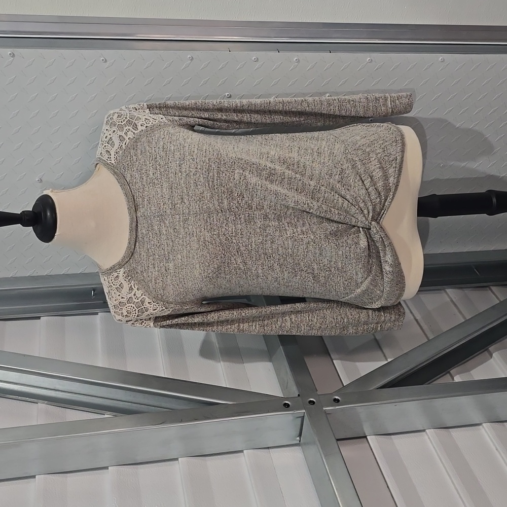 Rewind shoulder‎ crew neck sweater size Large